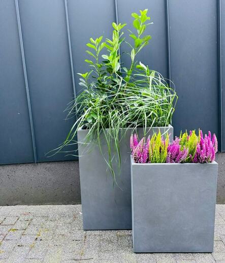 Pflanzkübel hoch, länglich mit rechteckiger Basis dunkelgrau MyTraumgarten