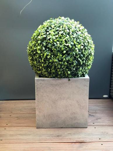 Pflanzkübel würfelförmig silber MyTraumgarten